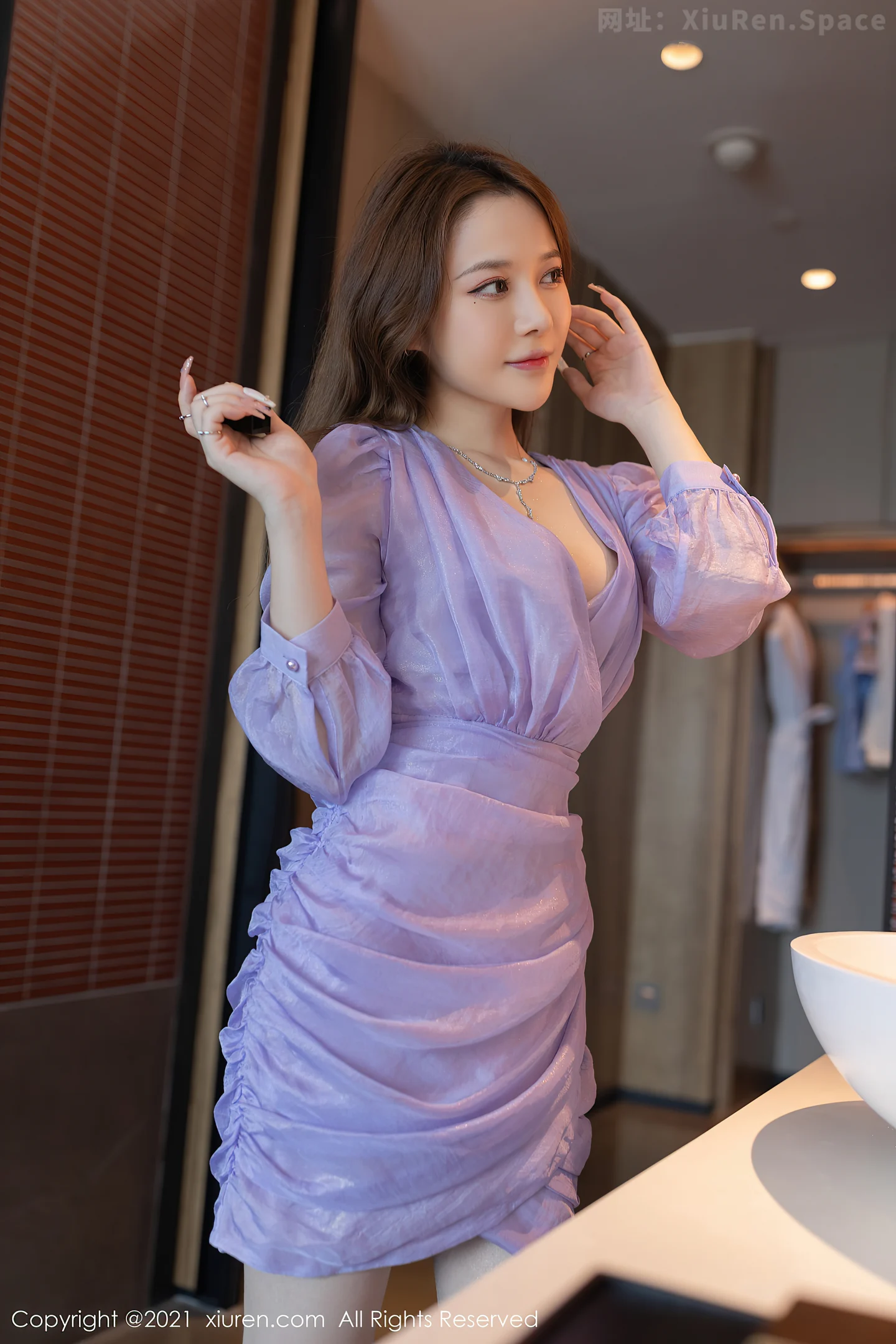 图片[2]-[XiuRen秀人网]VOL.3930 模特鱼子酱Fish私房浪漫情迷紫色薄纱露性感内衣妖艳诱惑写真73P-秀人网官方网站